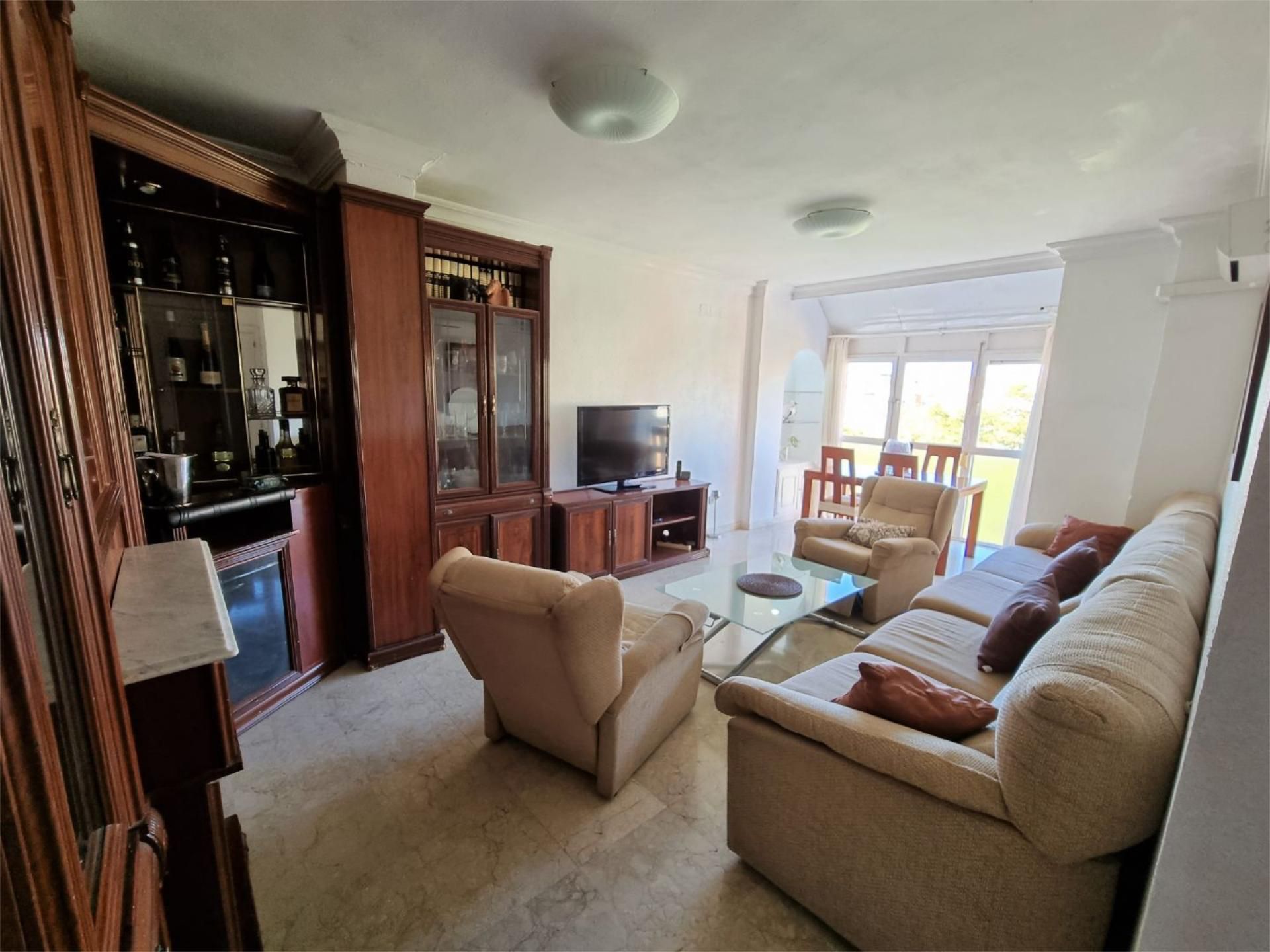 Living room of Flat for sale in  Sevilla Capital  with Air Conditioner and Balcony