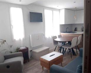 Sala d'estar de Casa o xalet en venda en Vitoria - Gasteiz amb Moblat