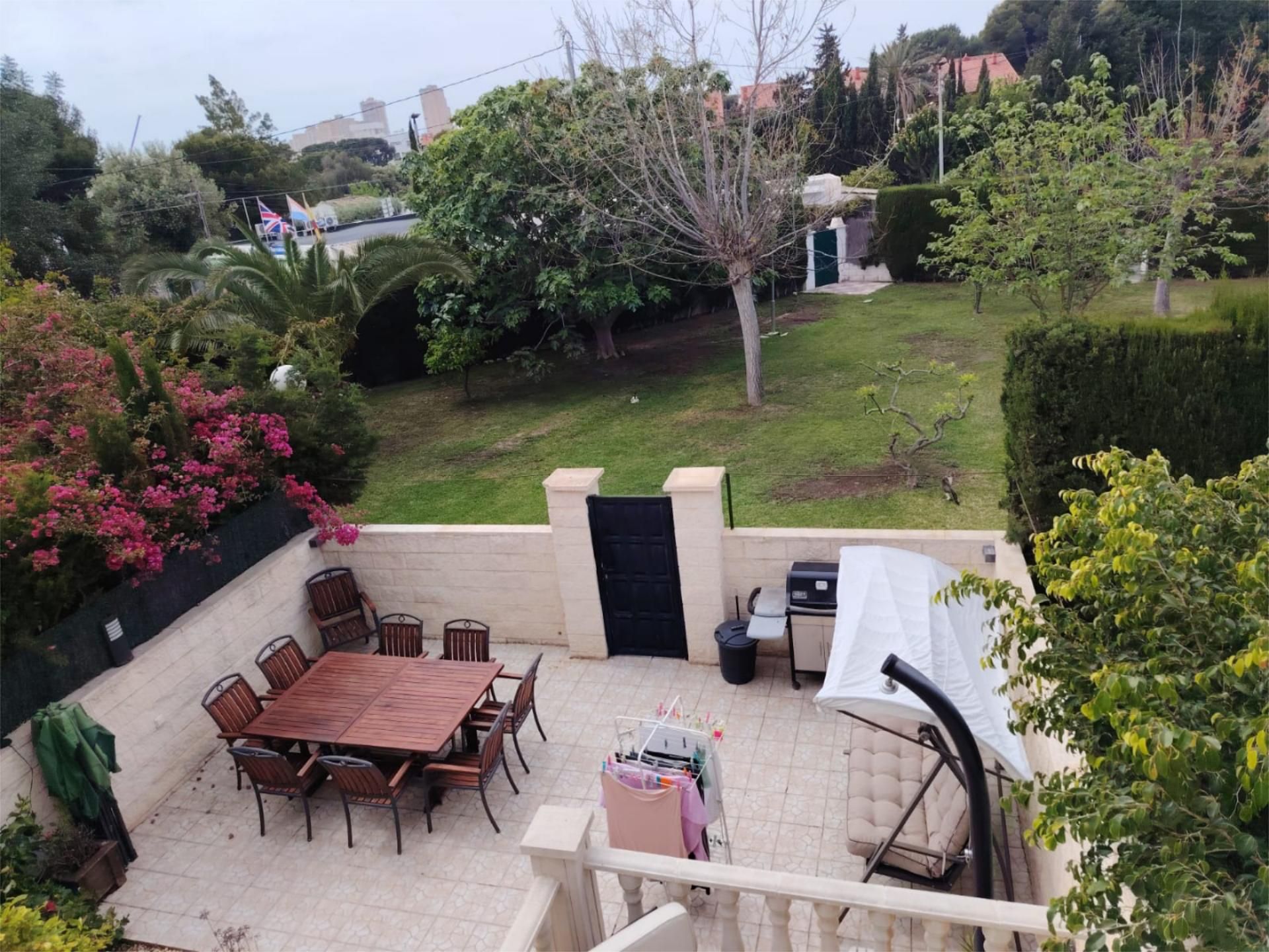 Jardí de Casa adosada en venda en El Campello amb Aire condicionat, Terrassa i Traster