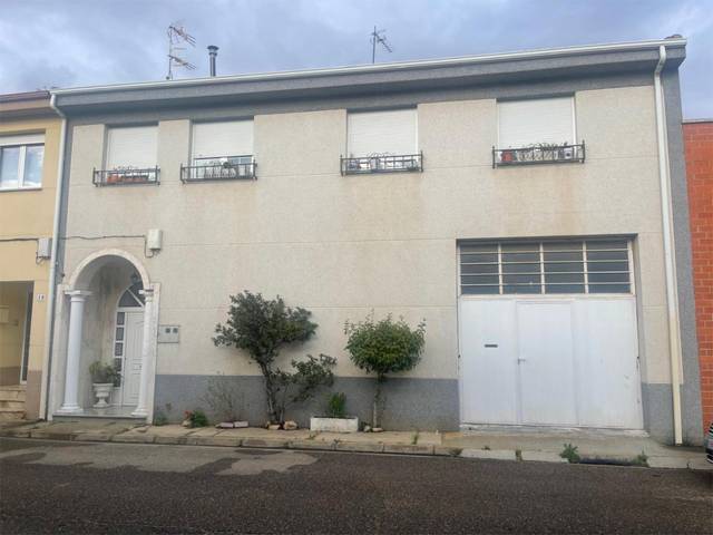 Casa adosada en Venta en Calle los Braos, 16 en Santa María del Páramo