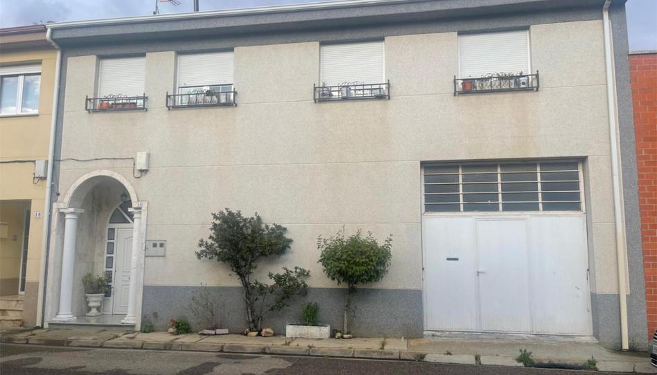 Casa adosada en venda a Calle Los Braos, 16, Santa María del Páramo, León - imatge 1 Foto 1 de Casa adosada en venda a Calle Los Braos, 16, Santa María del Páramo, León