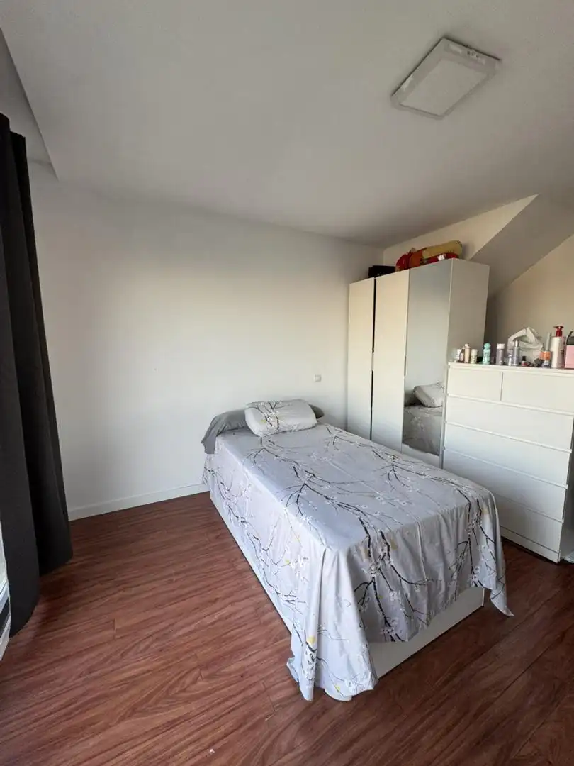 Bedroom of Duplexes for share in Leganés  with Air Conditioner, Heating and Parquet flooring