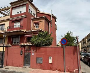Vista exterior de Casa adosada en venda en Las Gabias amb Calefacció, Jardí privat i Terrassa