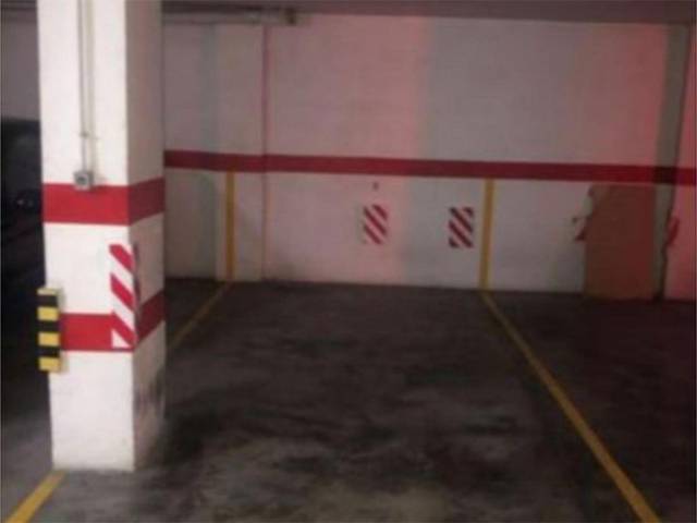 Garaje en Alquiler en Carrer de Guillem de Castro, 9 en La Roqueta