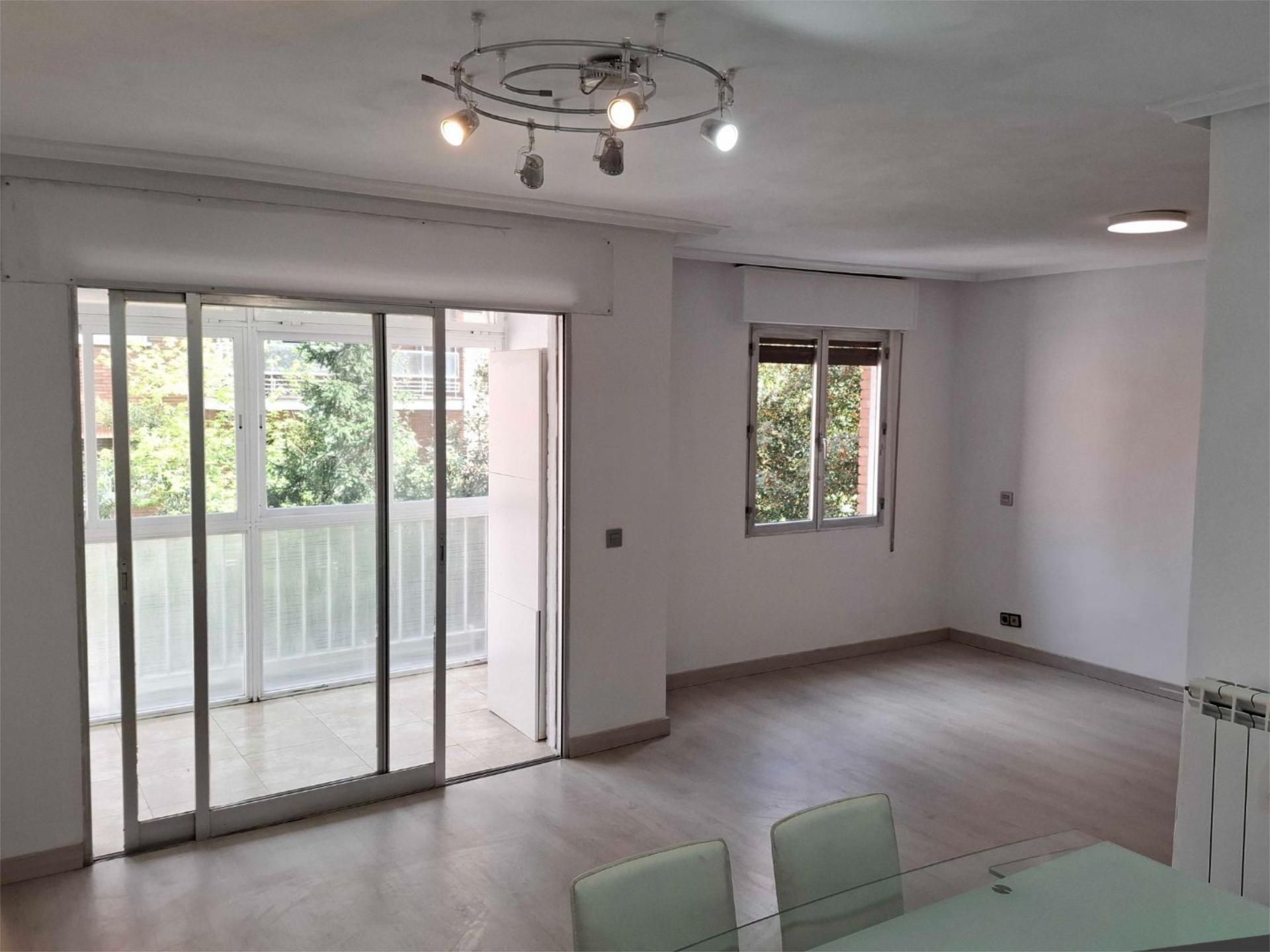Bedroom of Flat to rent in  Madrid Capital  with Heating, Parquet flooring and Balcony