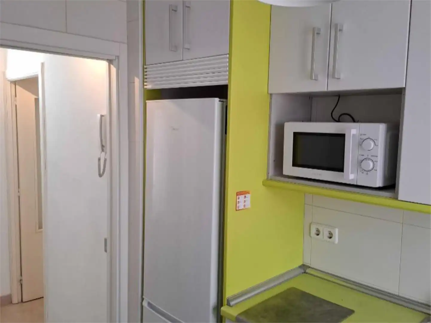 Cuina de Pis de lloguer en Madrid amb Calefacció, Parquet i Balcó