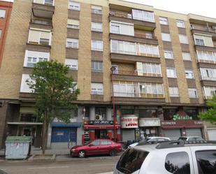 Exterior view of Flat for sale in Valladolid Capital  with Heating, Terrace and Furnished