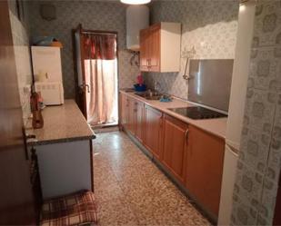 Cuina de Casa o xalet en venda en Navas del Madroño amb Jardí privat