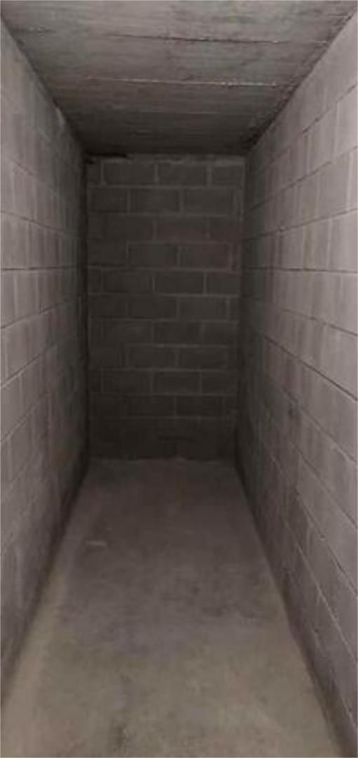 Box room to rent in Manresa