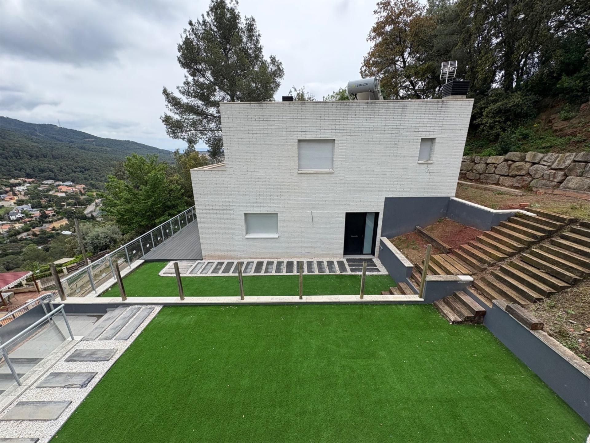 Exterior view of House or chalet for sale in Castellar del Vallès  with Terrace and Balcony