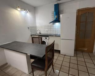 Cuina de Pis de lloguer en Castellar del Vallès amb Parquet, Terrassa i Moblat