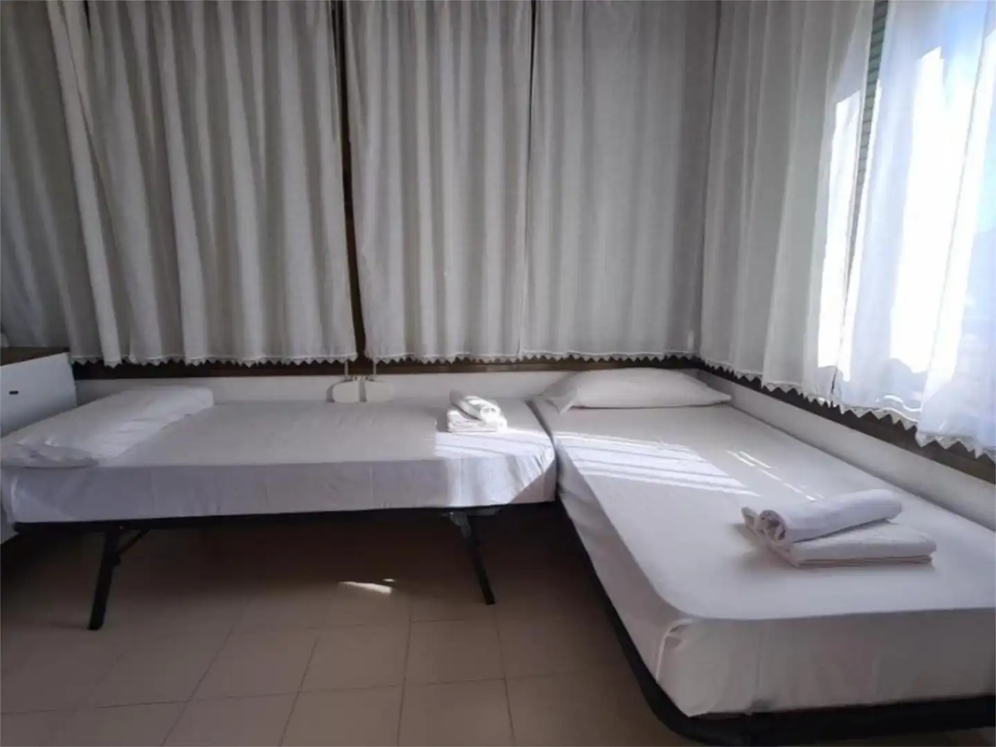 Wohnungen zur Miete in Calle Islandia, 8, Juzgados - Plaza de Toros Schlafzimmer von Wohnungen zur Miete in Benidorm mit Klimaanlage, Schwimmbad und Balkon