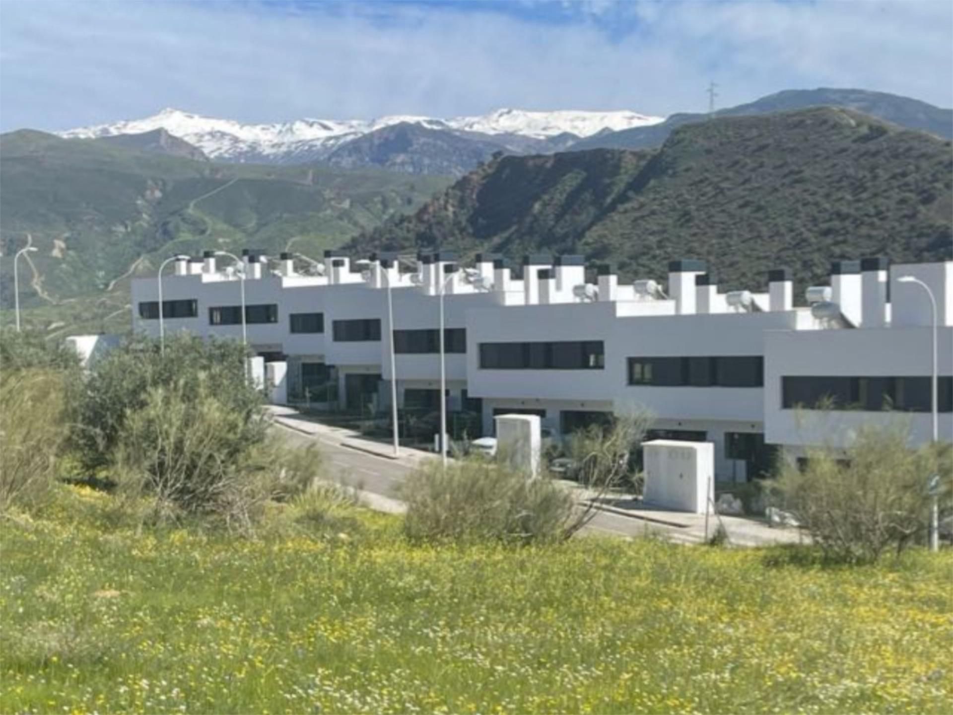 Vista exterior de Casa o xalet en venda en  Granada Capital amb Aire condicionat, Calefacció i Jardí privat