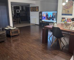 Menjador de Pis de lloguer en Bescanó amb Aire condicionat, Calefacció i Parquet