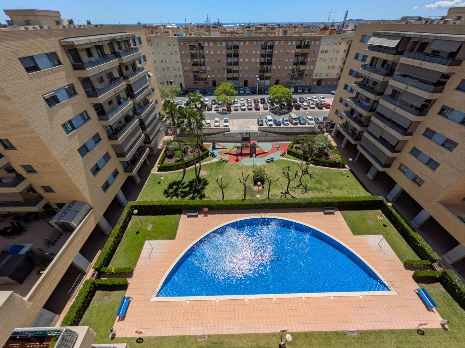 Swimming pool of Flat for sale in  Tarragona Capital  with Air Conditioner, Heating and Private garden