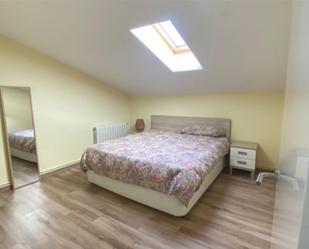 Bedroom of Duplex to share in Sant Pere de Ribes  with Heating, Parquet flooring and Furnished