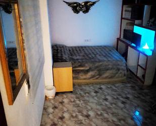 Bedroom of Flat to share in La Pobla de Vallbona  with Terrace, Furnished and Oven