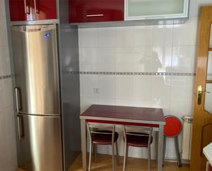 Cuina de Pis de lloguer en Talavera de la Reina amb Calefacció, Parquet i Terrassa