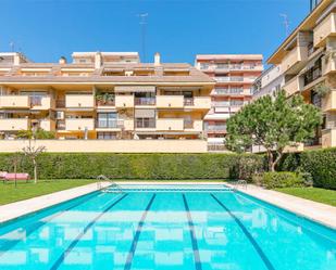 Piscina de Pis en venda en Vilassar de Mar amb Aire condicionat, Piscina i Balcó