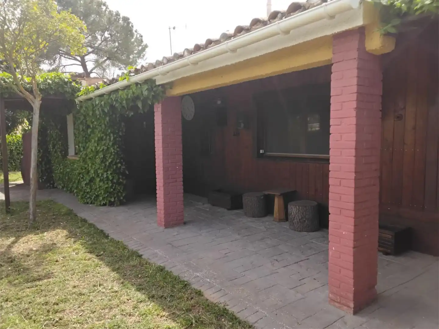 Vista exterior de Casa o chalet en venta en Miguelturra con Terraza, Piscina y Balcón