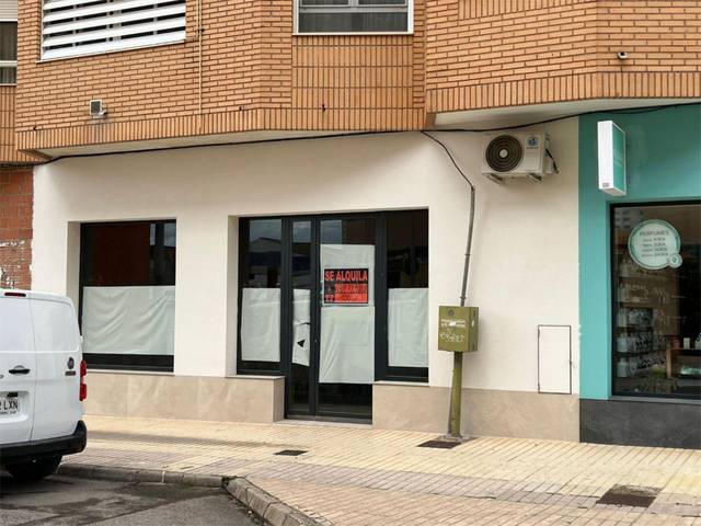 Local comercial en Alquiler en Avenida de los Reyes Católicos, 43 en Villarrobledo