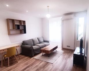 Living room of Flat to rent in  Madrid Capital  with Air Conditioner and Balcony