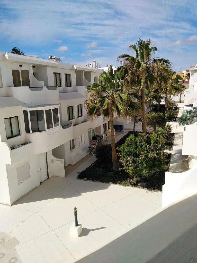 Apartamento en venta en Calle Berlina, 9, Caleta de Fuste Vista exterior de Apartamento en venta en Antigua con Piscina