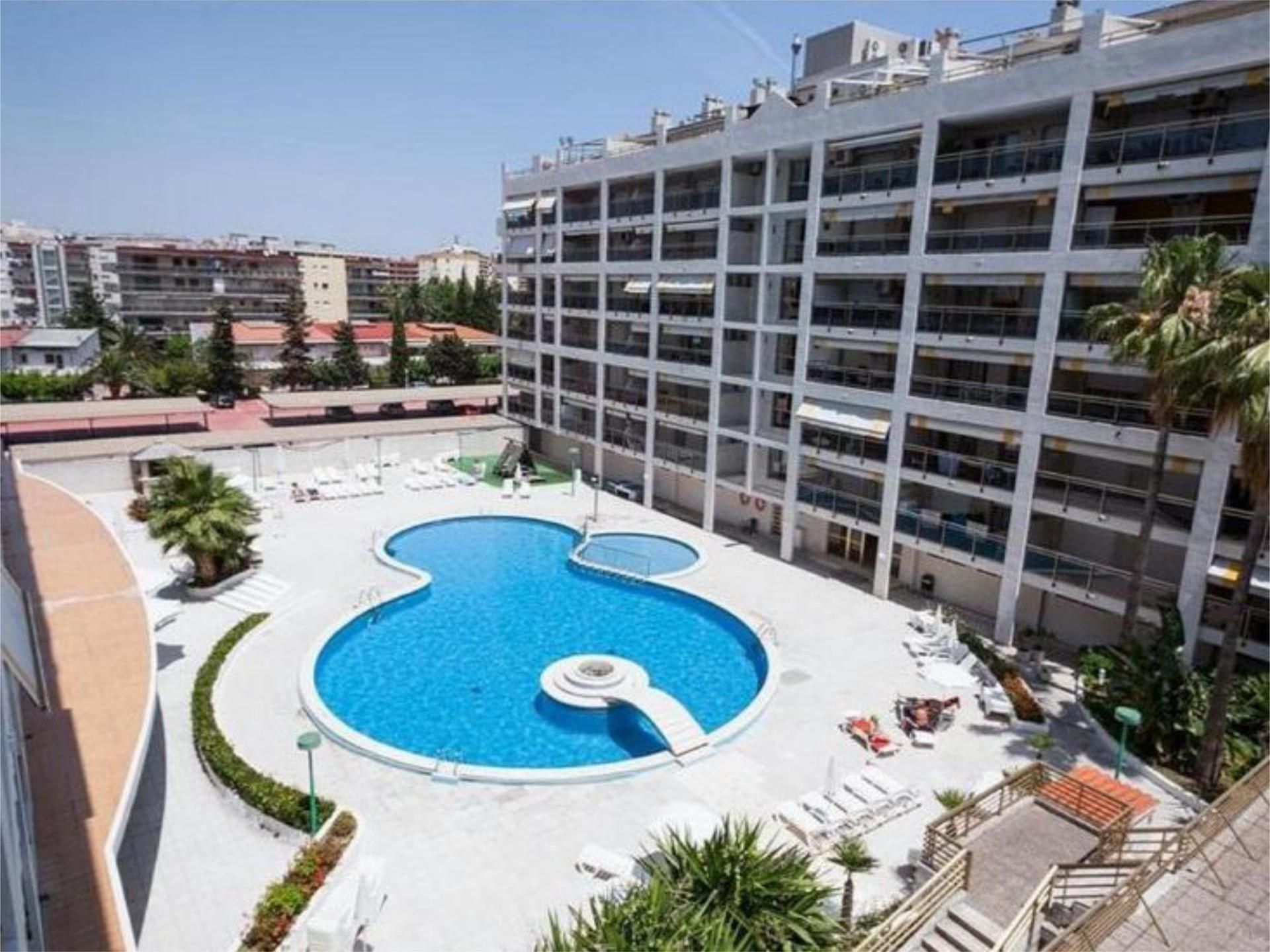 Piscina de Pis en venda en Salou amb Aire condicionat, Terrassa i Piscina