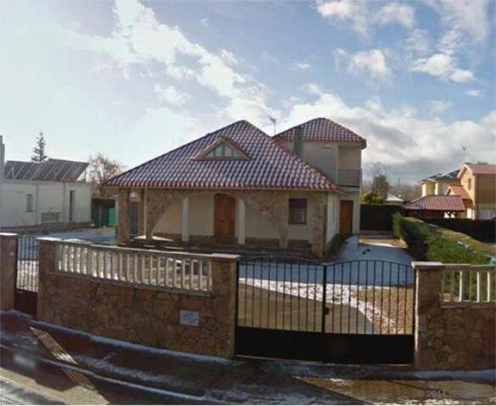 Vista exterior de Casa adosada en venda en Morales del Vino amb Terrassa