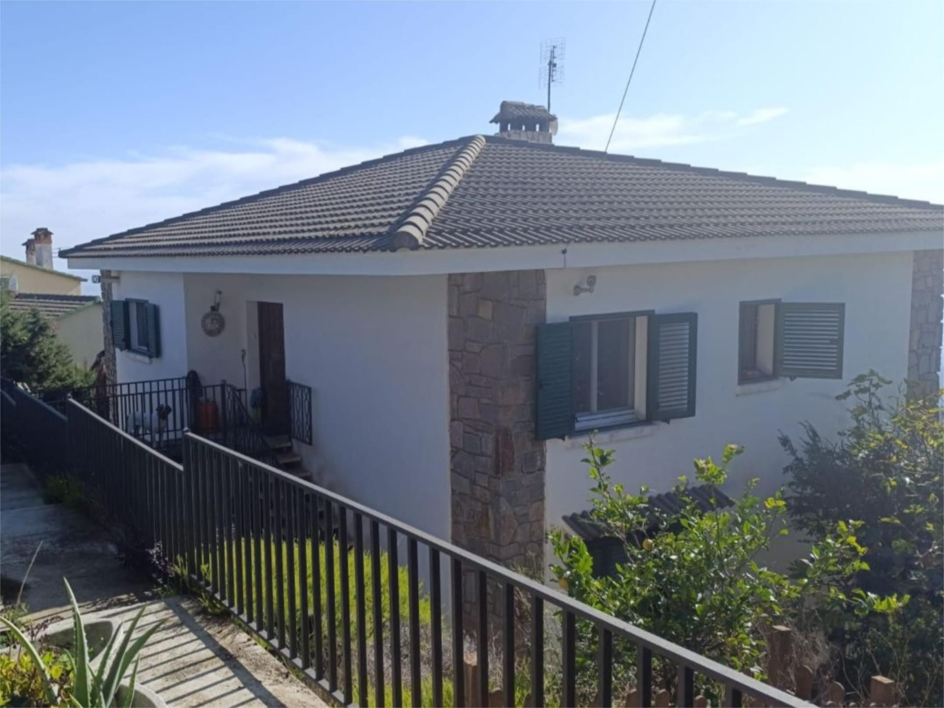 Vista exterior de Casa o xalet en venda en Caldes de Montbui amb Piscina i Balcó