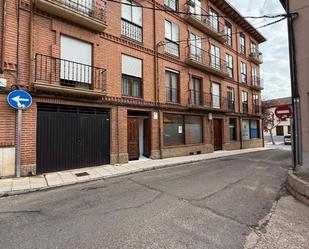 Vista exterior de Pis en venda en Toro amb Parquet, Traster i Moblat