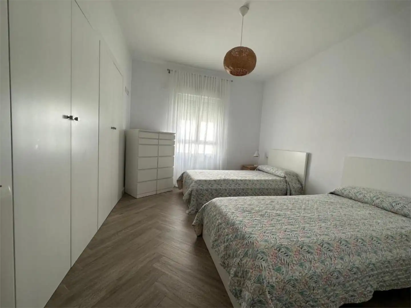 Flat for sale in Calle Marqués de Cazalla, 15, La Casería - San Carlos Bedroom of Flat for sale in San Fernando with Air Conditioner, Heating and Storage room