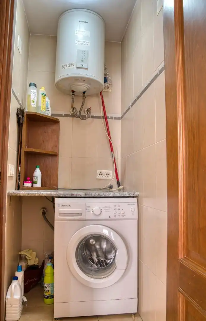 Houses for sale in Plaza Francisco Umbral, 5, Estepona Pueblo Bathroom of Houses for sale in Estepona with Air Conditioner, Terrace and Balcony