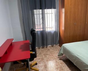 Bedroom of Flat for sale in  Sevilla Capital  with Air Conditioner