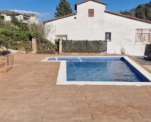 Piscina de Casa o xalet en venda en Castellví de Rosanes amb Piscina