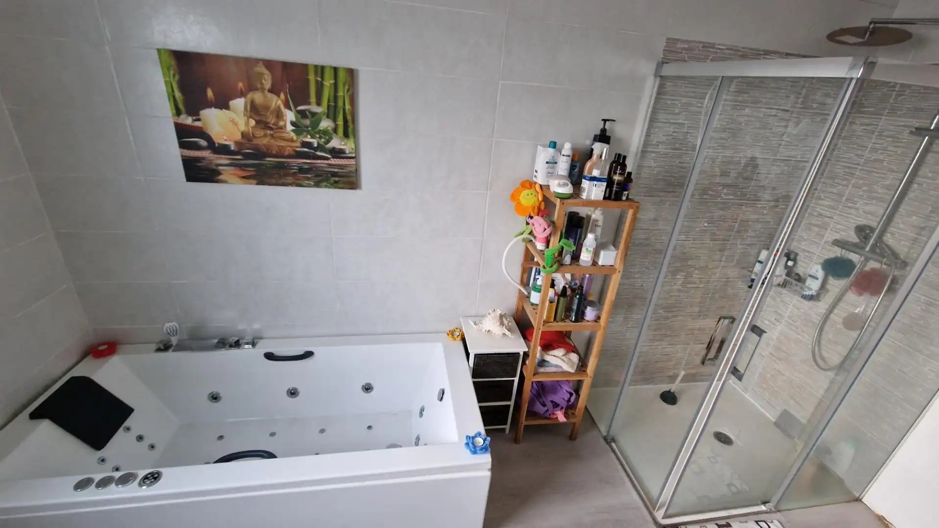 Bathroom of Flat for sale in Castellví de Rosanes  with Storage room, Swimming Pool and Furnished