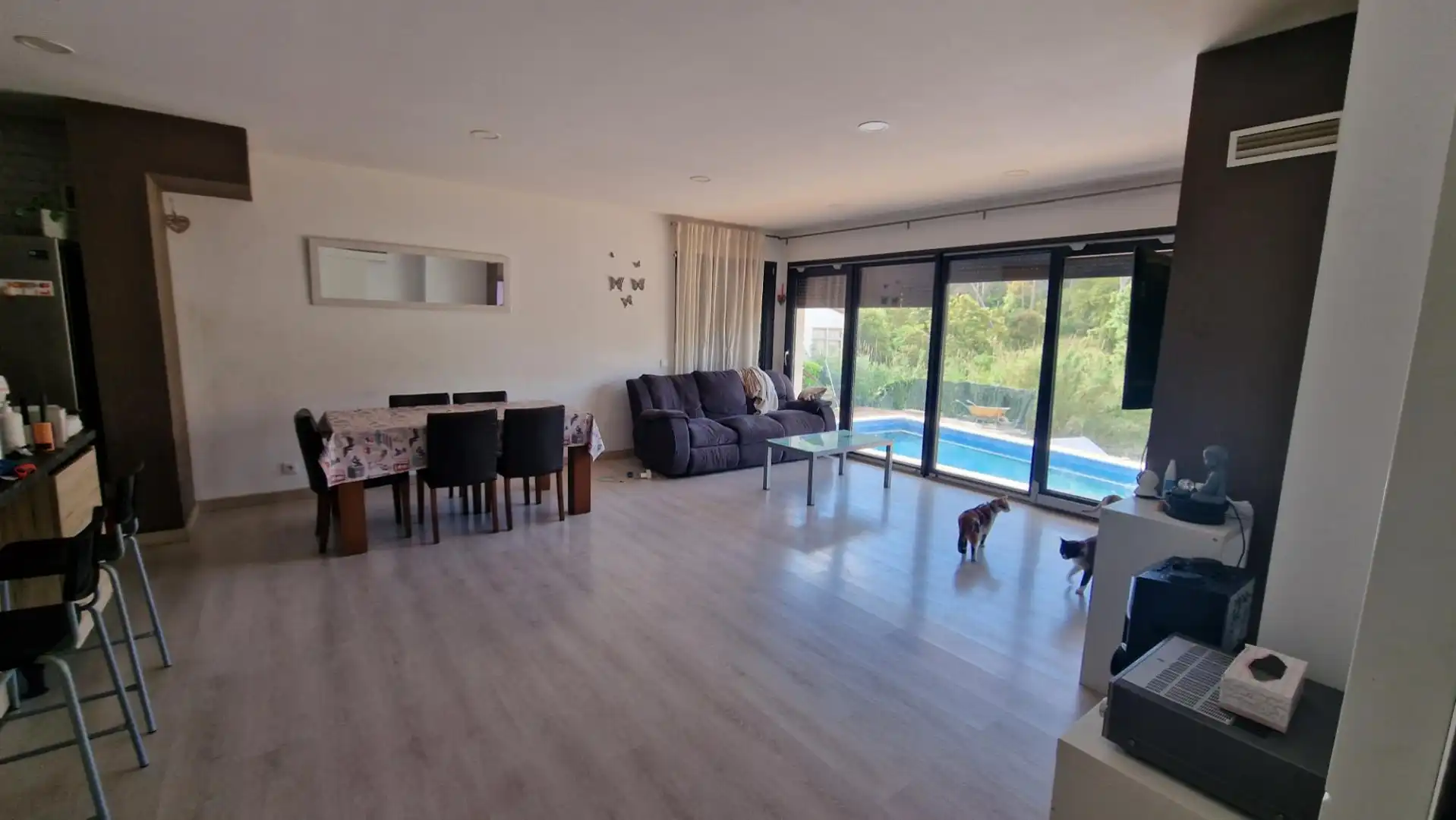 Living room of Flat for sale in Castellví de Rosanes  with Storage room, Swimming Pool and Furnished