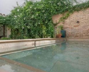 Swimming pool of Flat for sale in  Sevilla Capital  with Terrace and Swimming Pool