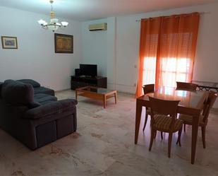 Sala d'estar de Pis de lloguer en  Sevilla Capital amb Aire condicionat, Calefacció i Terrassa