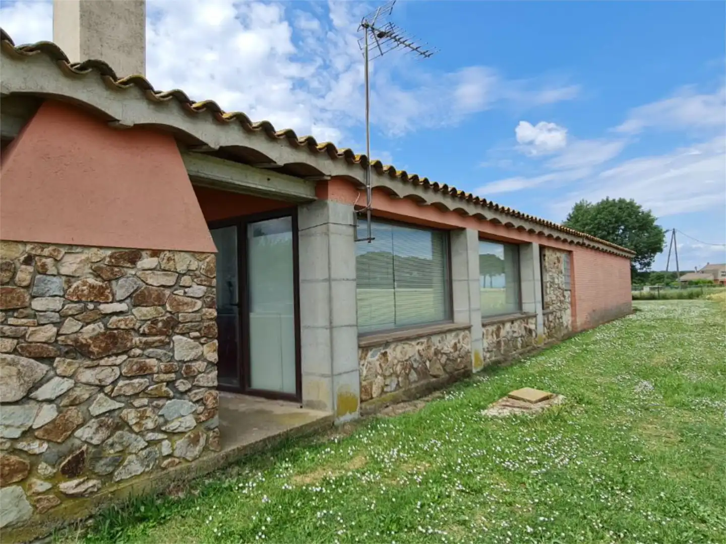 Finca rústica en venta en Giv-6741, 14, Cassà de la Selva Vista exterior de Finca rústica en venta en Cassà de la Selva con Terraza y Balcón