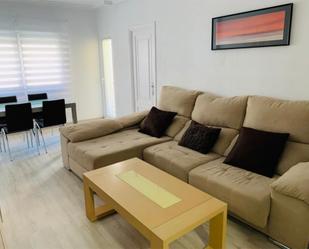 Sala d'estar de Pis per a compartir en Mérida amb Aire condicionat, Calefacció i Parquet