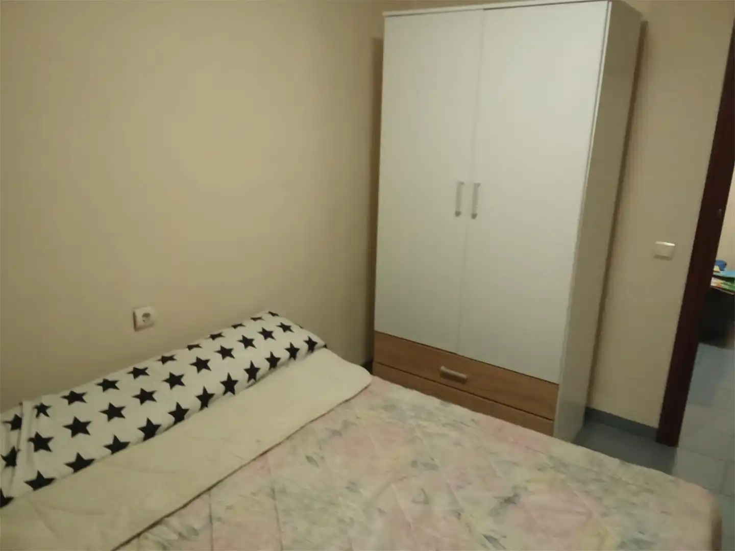 Room in Carrer de Salvador Giner, 25, Centro Ciudad Room in Carrer de Salvador Giner, 25, Centro Ciudad