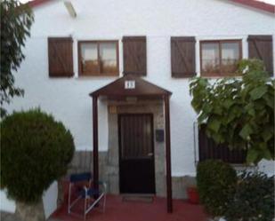 Exterior view of Single-family semi-detached for sale in Sancti-Spíritus (Salamanca)  with Heating, Storage room and Furnished