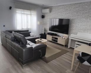 Living room of Single-family semi-detached for sale in Dos Hermanas  with Air Conditioner and Terrace