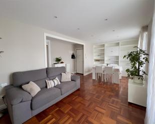 Living room of Flat for sale in Bilbao   with Heating, Parquet flooring and Oven
