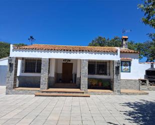 Vista exterior de Finca rústica en venda en Andújar amb Aire condicionat, Terrassa i Piscina