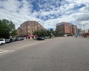 Vista exterior de Pis en venda en Talavera de la Reina amb Terrassa
