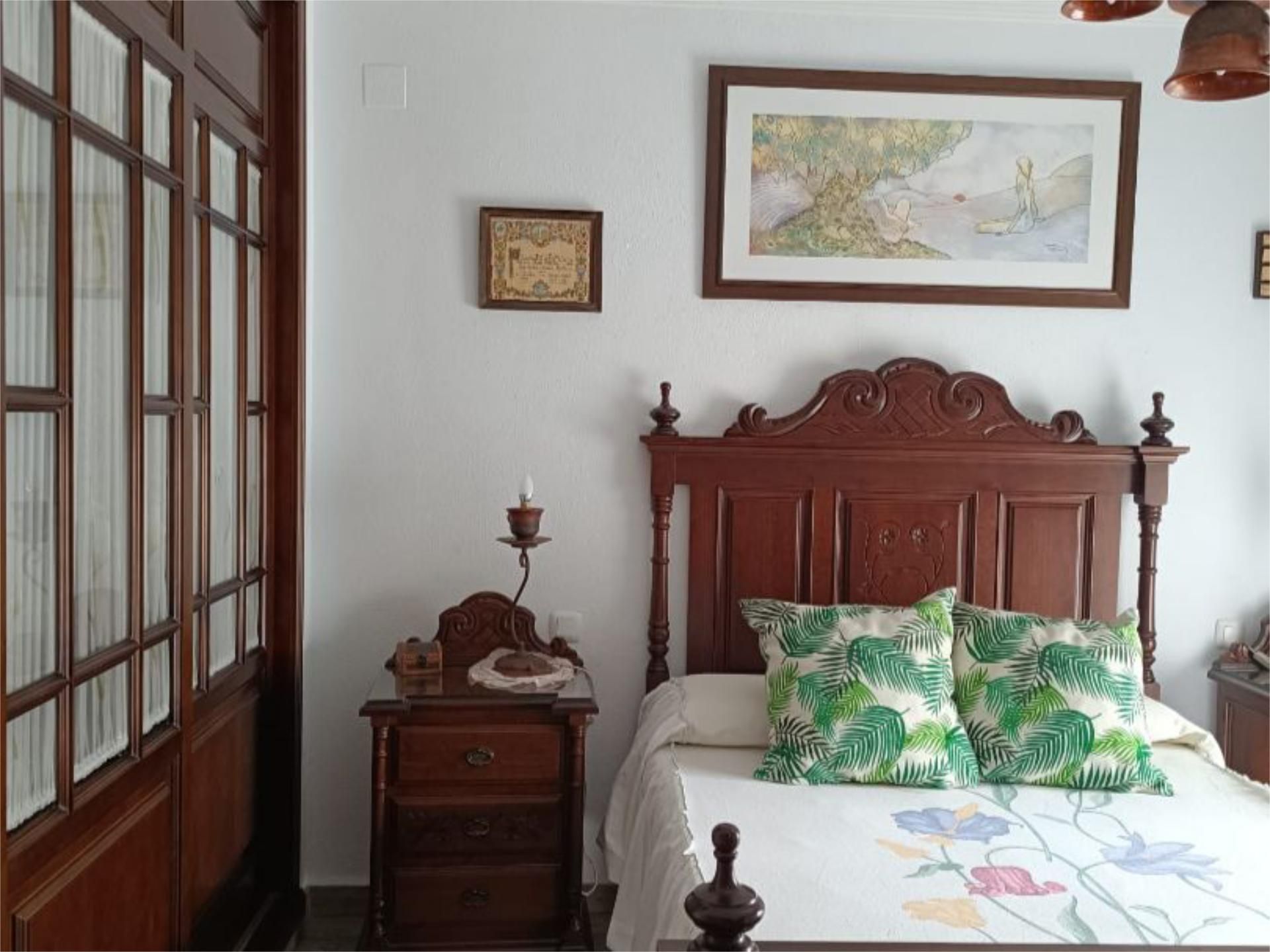 Dormitori de Casa adosada en venda en San Juan del Puerto amb Terrassa i Balcó