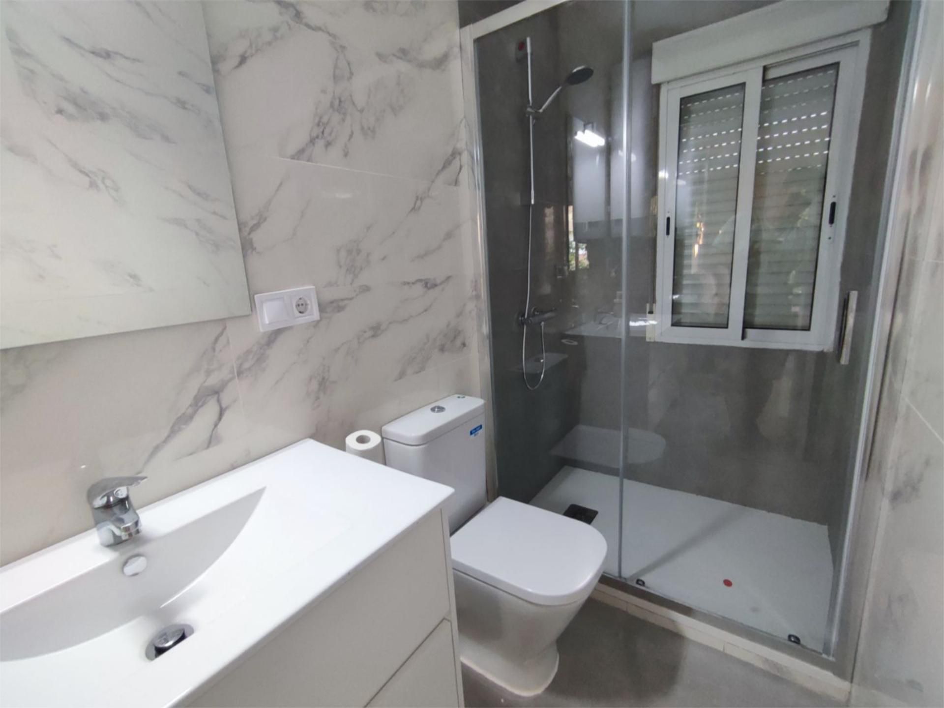 Bathroom of Flat to share in  Córdoba Capital  with Air Conditioner, Heating and Terrace