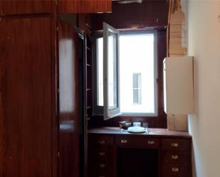 Flat to share in Carrer Toledo, 16, Zona Hospital